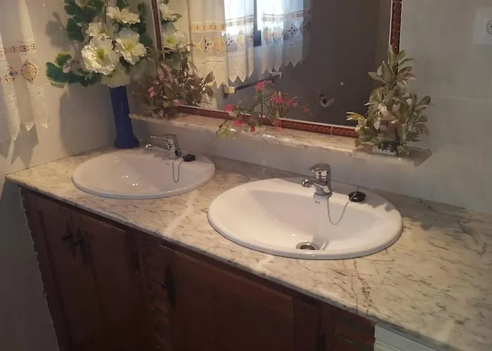 Mejores Hoteles en Hinojares para una Estancia Inolvidable